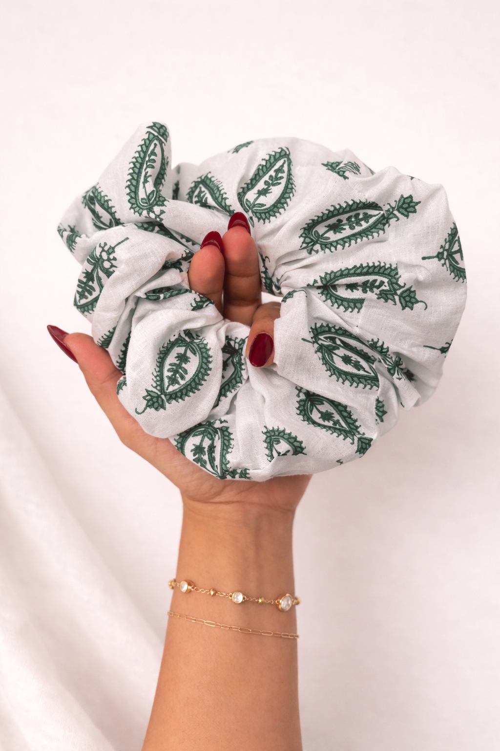 Scrunchie - Green leaves