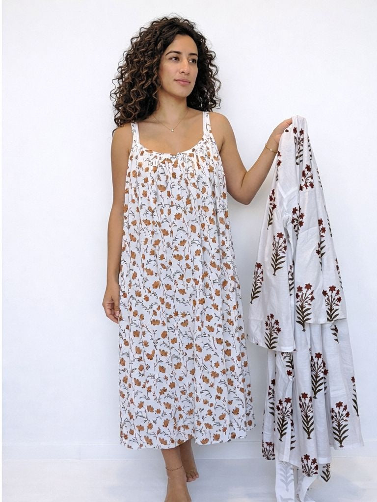 Robe Maroon Leaves